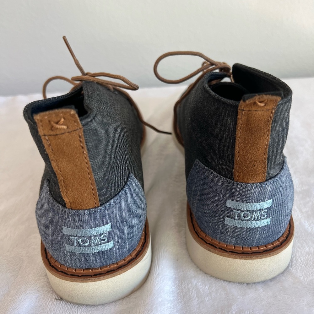 Black Chambray Tom’s